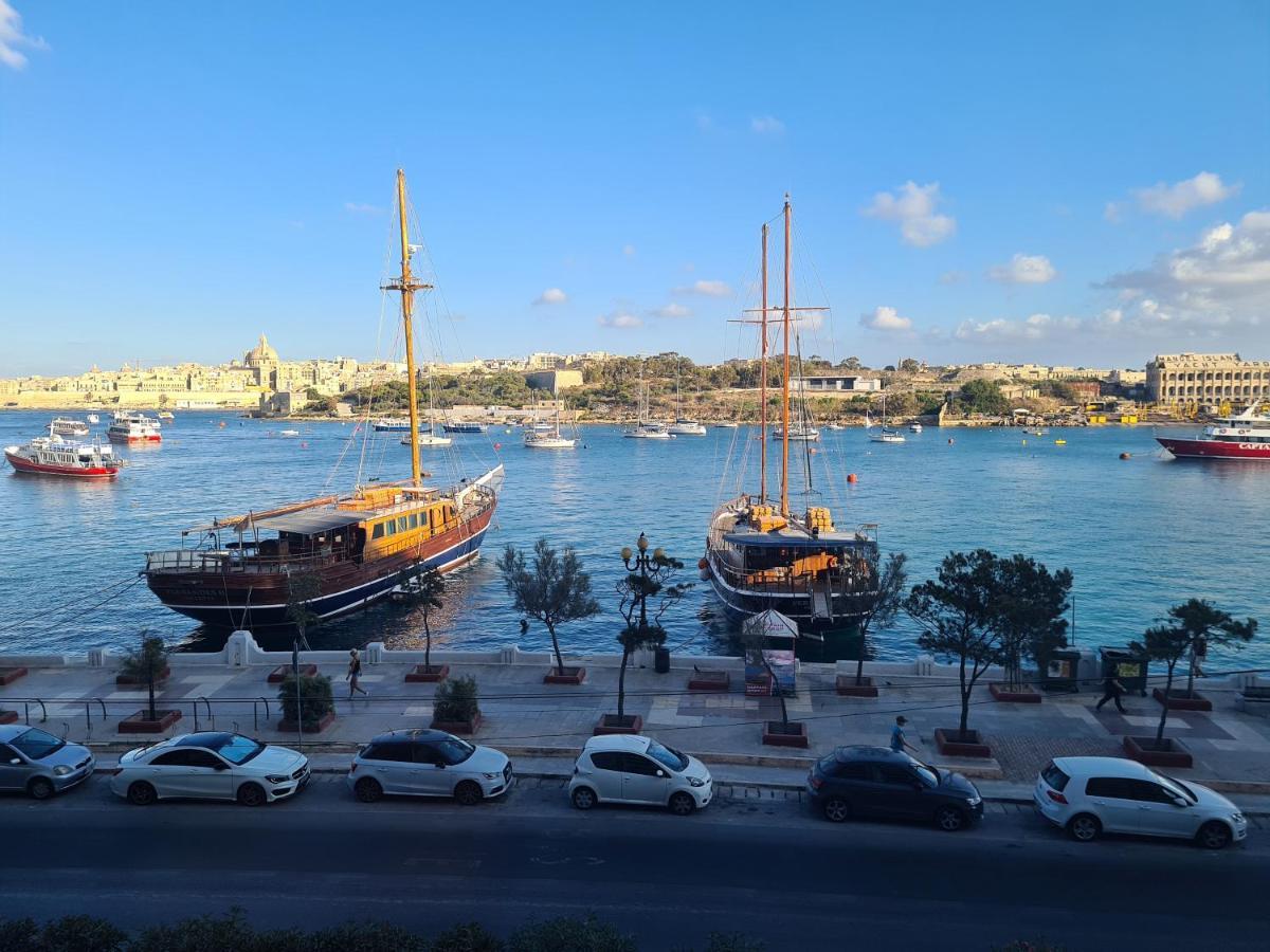 Spacious Seafront Apt Next To Sliema-Valeta Ferry ภายนอก รูปภาพ